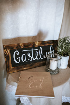 G&auml;stebuch