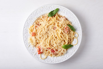 spaghetti with cheese and tomatoes