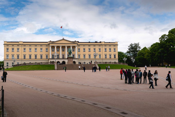 Obraz premium View of the Slottet, the Royal Palace in Oslo