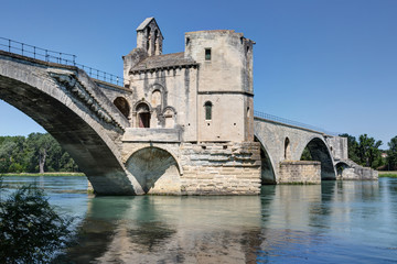 Fototapeta na wymiar Le pont saint Benezet - Avignon - Vaucluse