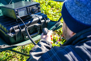 Radio amateur. Radio waves. Portable radio.