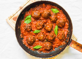 Meatballs in tomato sauce