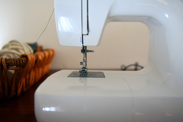 sewing machine fromt view 