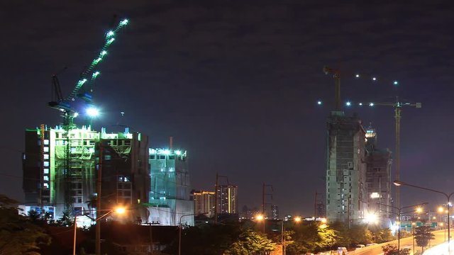 Construction on skyscraper