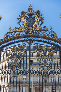     Paris, parc Monceau, wrought iron gate 