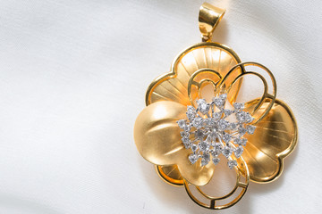 diamond flower pendant