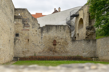 Obraz premium Ingelheim, GERMANY - June 17th, 2017: Ruin of pfalz castle of Karl dem Grossen, Charles the Great, Charlemagne, Rhineland-Palatinate, Germany.