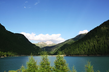 Fototapeta na wymiar alps with lake