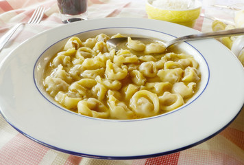 Tortellini in brodo