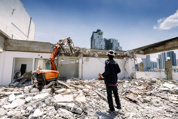 Robot Equipment is destroying the floor and wall To destroy the old building