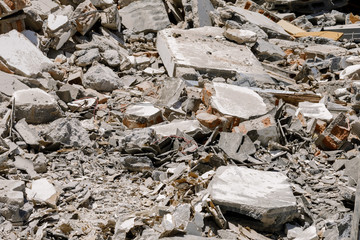 Cement scraps From the destruction of old buildings.