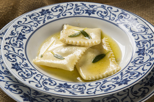 Tortellini with white sauce - Tortei