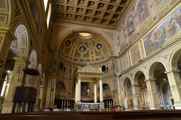 Fototapeta na wymiar La basilique San Lorenzo in Lucina