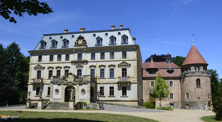 Fototapeta na wymiar Schloss Altdöbern, Eingang, Stadtseite