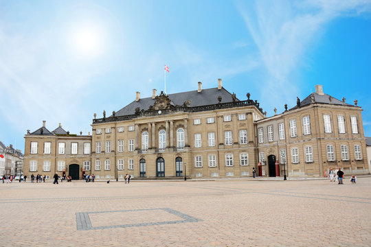 Schloss Amalienborg Slot in Kopenhagen Dänemark / Copenhagen Denmark