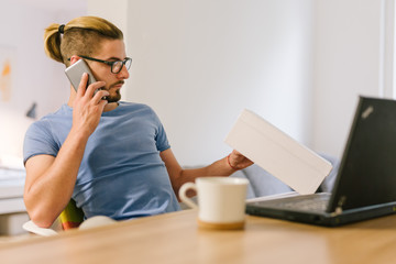 Customers complains. Man complaining, over the phone, on object that he bought.