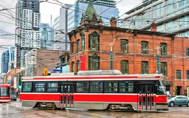 Tuinposter Stadtram in Toronto, Queen St West - Spadina Ave © Leonid Andronov