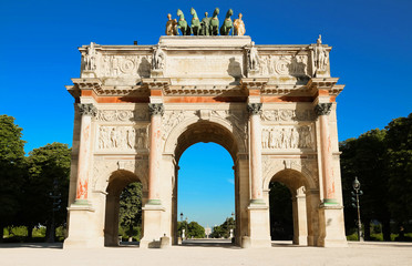 Fototapeta na wymiar The Arc de Triomphe du Carroussel in Paris, France.