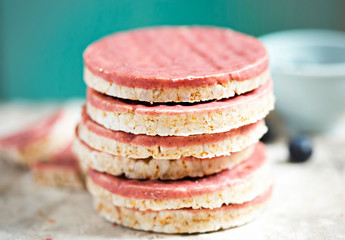 Berry yoghurt coated rice cake