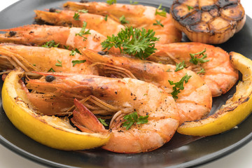 fried shrimps with garlic and lemon