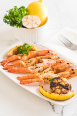 fried shrimps with garlic