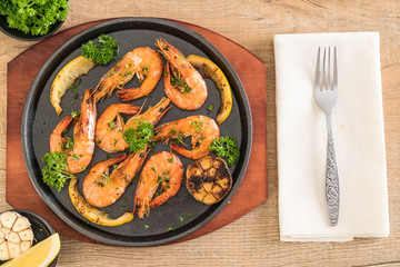 fried shrimps with garlic