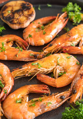 fried shrimps with garlic