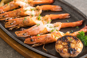 fried shrimps with garlic