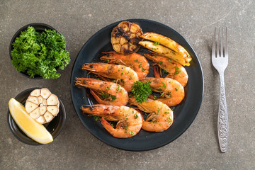 fried shrimps with garlic