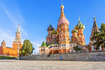 Fototapeta premium St. Basil's Cathedral on Red Square in Moscow