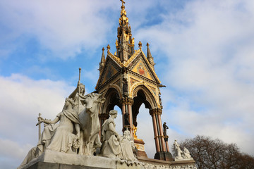 Fototapeta na wymiar The Albert Memorial, Kensington Gardens, London 3
