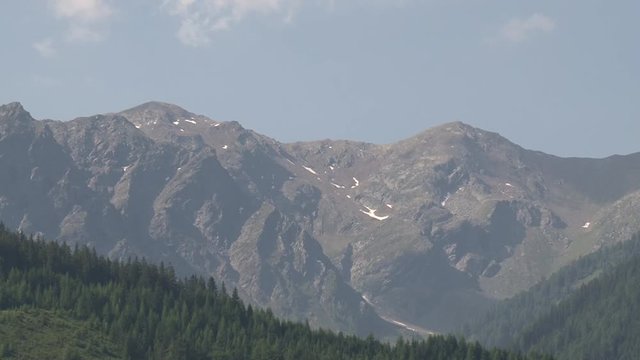 Osttirol, Pustertal, St. Oswald, Dorf, Bergdorf, Strassen, Kirche, Kartitsch, Knappenkirche, Wald, Berg, Dorfberg, Schusteregg, Gatterspitze, N&ouml;ckl