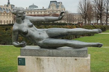 Sculptures dans les jardins du Louvre à Paris