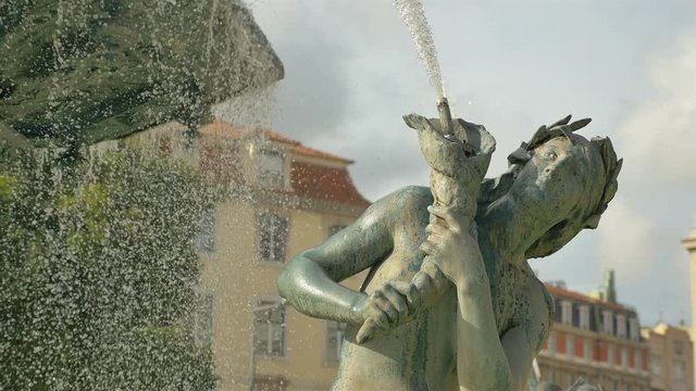  High quality video of fountain jet of water in Lisbon in 4K