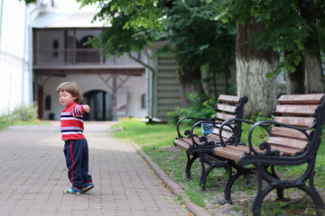 boy kid bench parl alone