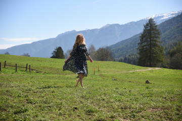 donne libertà prateria correre felicità benessere natur
