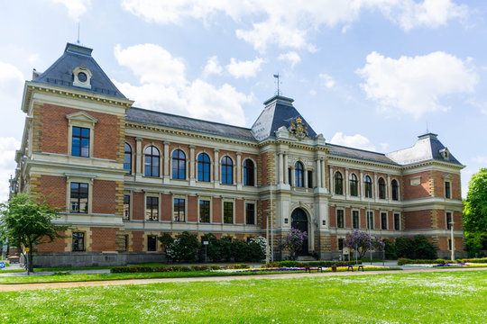 Amtsgericht Gericht in Zwickau bei blauen Himmel