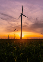 Windmills / Windpark Windräder Windrad Windenergie Sonnenaufgang Gegenlicht hochformat, energy...