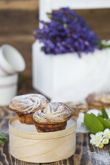 Cruffins - buns from yeast dough
