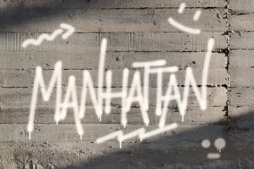 Papier Peint photo autocollant Graffiti Manhattan Word Graffiti Painted on Wall
