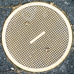 Hatch colored in gold