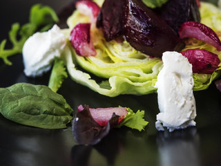 Salad with goat cheese