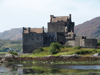 Fototapeta na wymiar Eilean Donan castle in Scotland