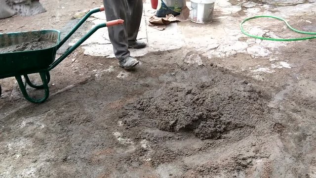 Karıştırılan betonun taşınması