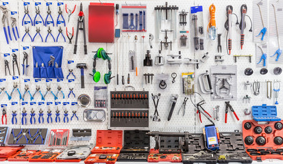 Mechanical tools for auto service and car repair