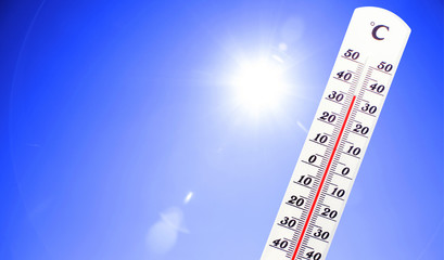 Sommerhitze 35 Grad auf dem Thermometer