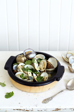 A dish of steamed clams