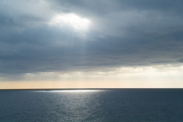 海面に差す光