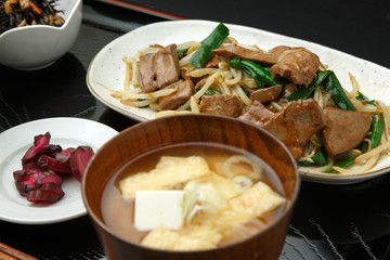 レバニラ炒め定食