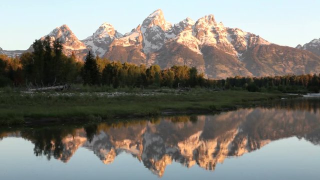 Morning at the Grand Teton Nation Park from Schwabaker Landing